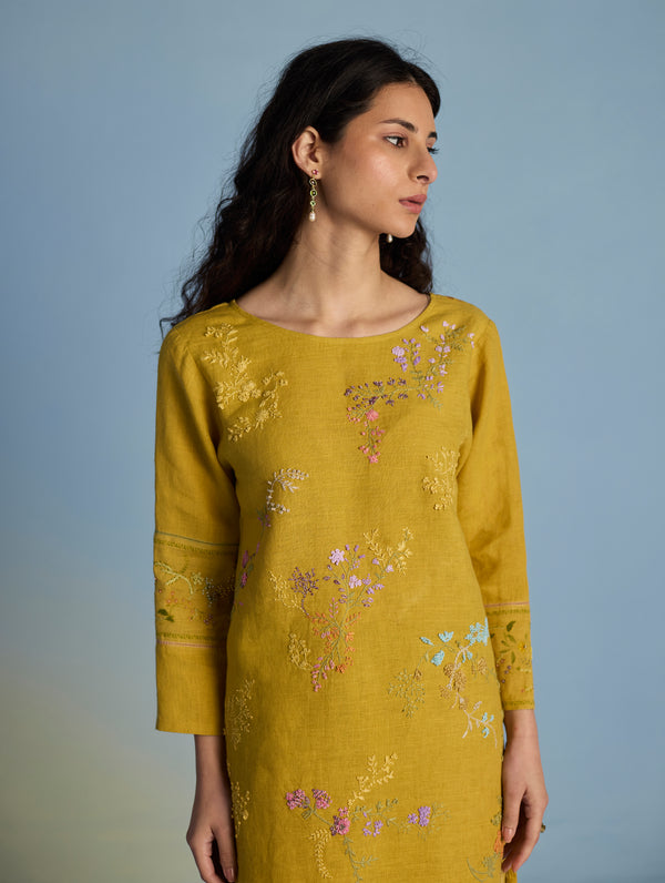 Emra Hand-Embroidered Linen Kurta - Mustard