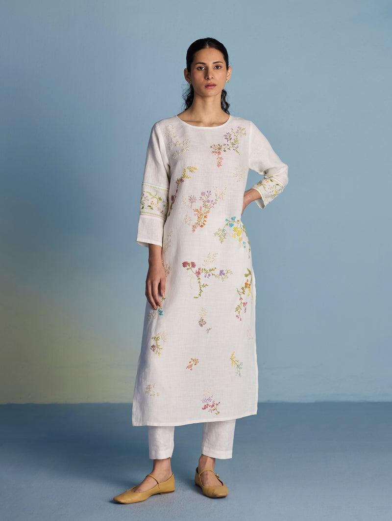 Emra Hand-Embroidered Linen Kurta - White