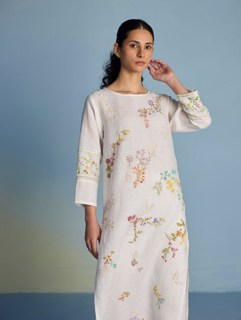 Emra Hand-Embroidered Linen Kurta - White