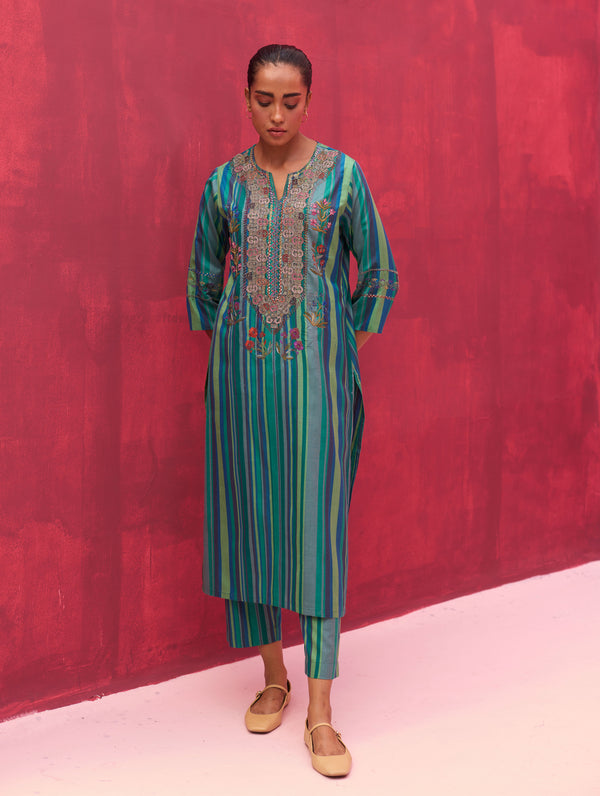 Saana Hand-Embroidered Silk Kurta - Peacock