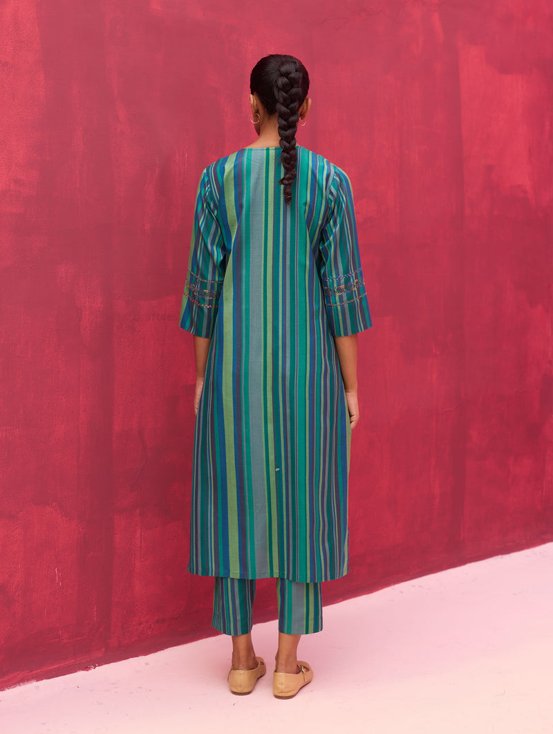 Saana Hand-Embroidered Silk Kurta Set - Peacock