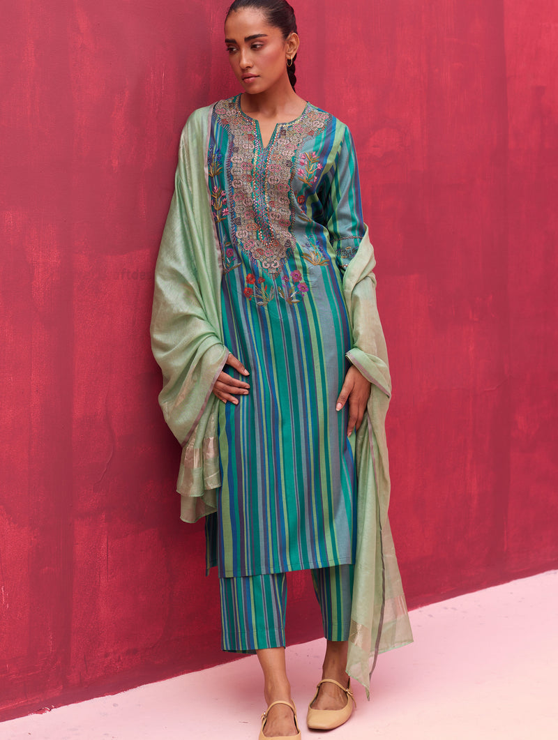 Saana Hand-Embroidered Silk Kurta - Peacock